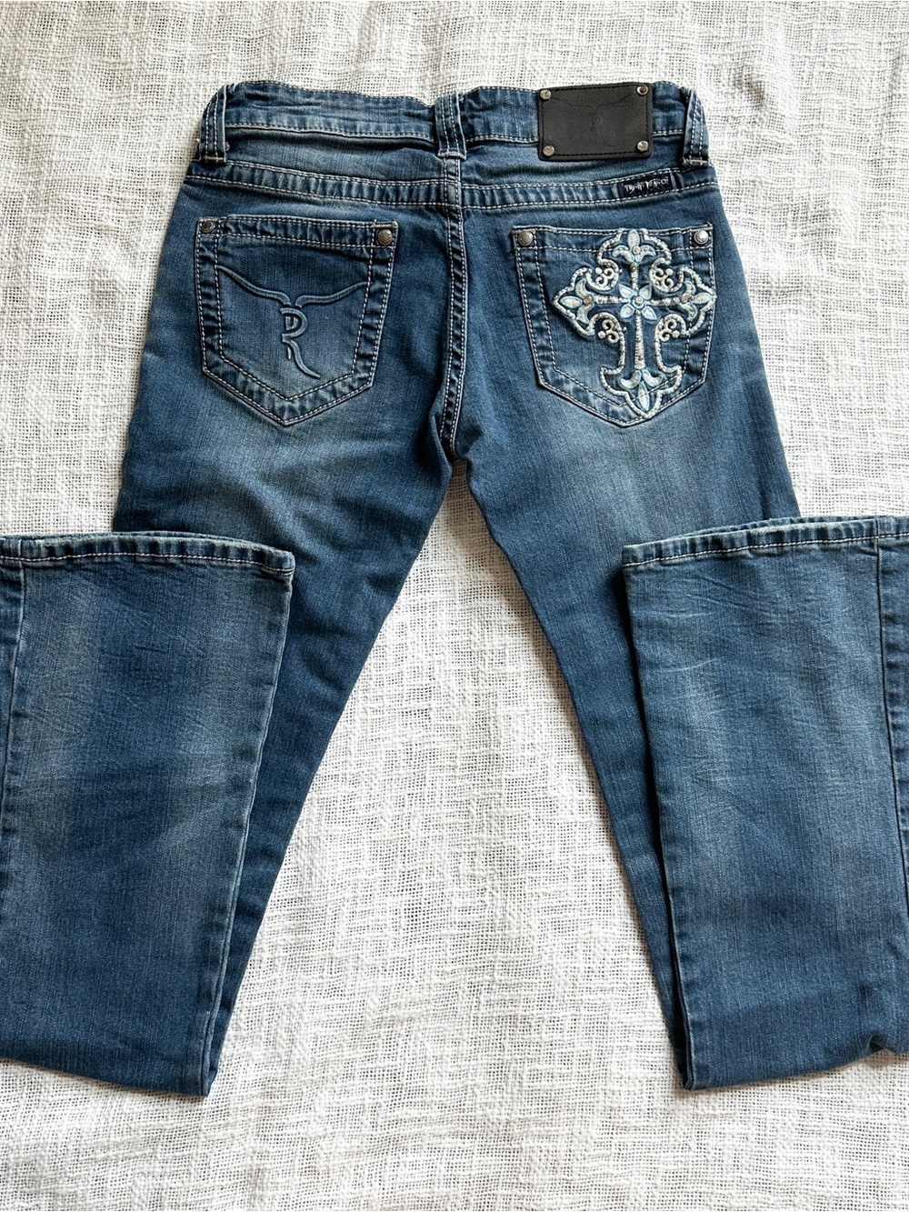 Trinity Ranch Embroidery Embossed Studded Low Rise Bootcut Jeans 🐃 Size 1 - Picture 2 of 8